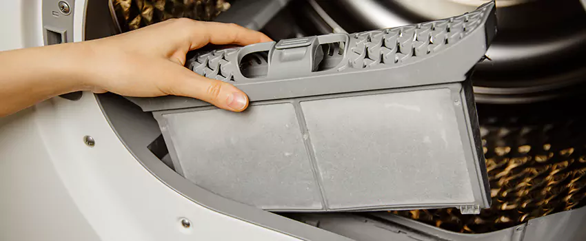 Signs Of A Clogged Dryer Lint Trap in Schenectady, New York